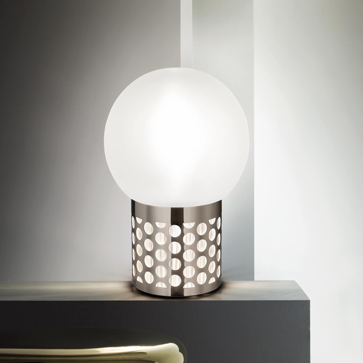 Atmosfera Table Lamp in Detail.