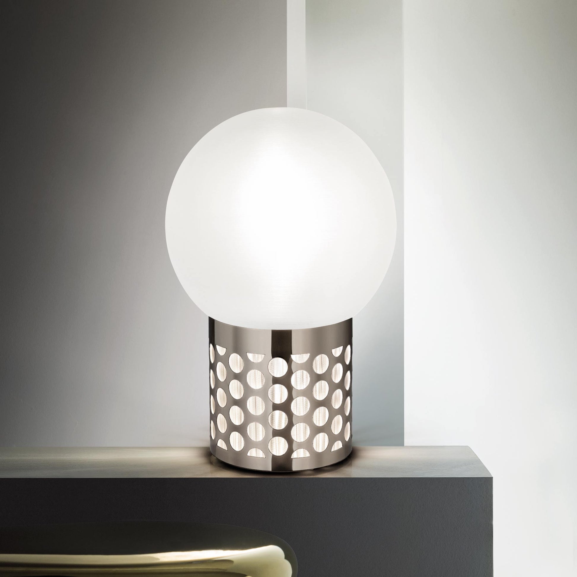 Atmosfera Table Lamp in Detail.