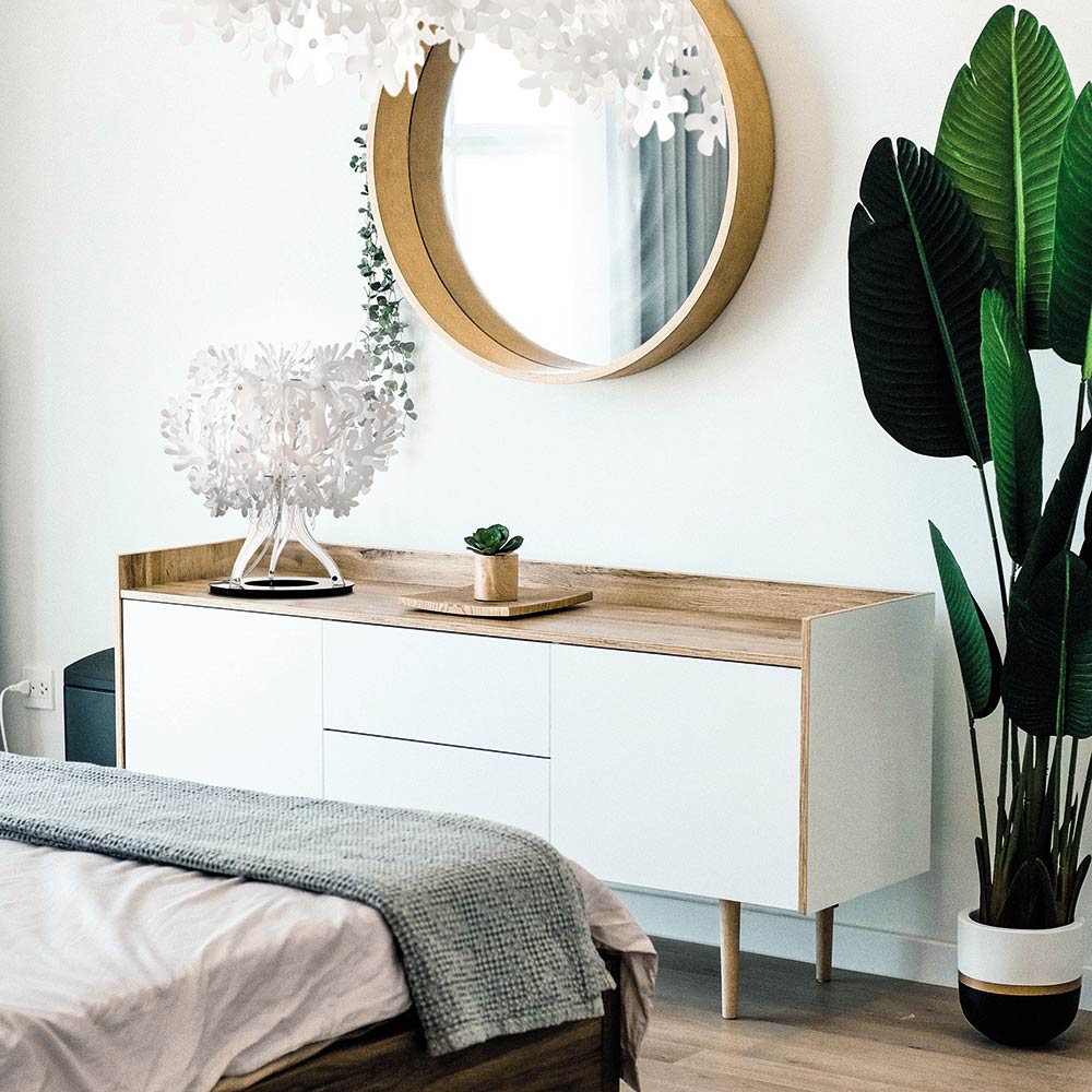 Fiorella Table Lamp in bedroom.