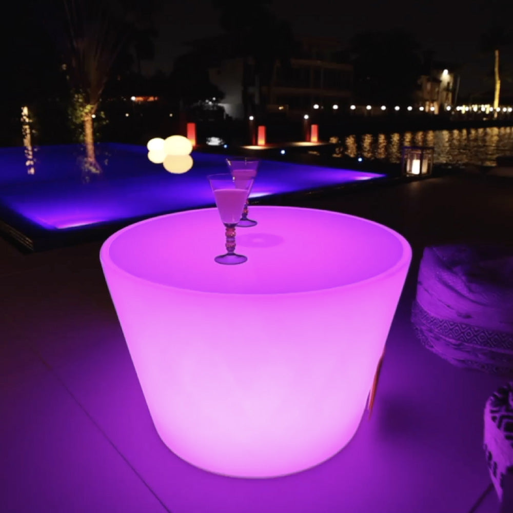 Bass Outdoor LED Lamp in Outside Area.