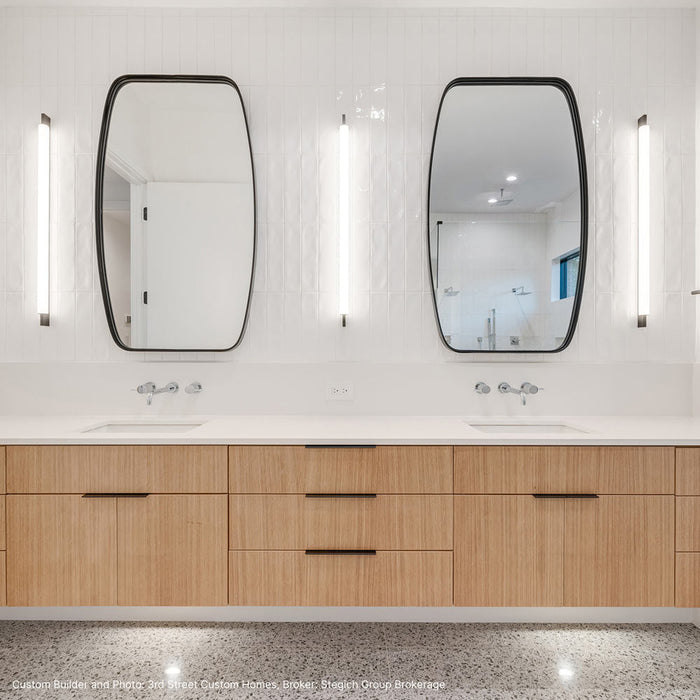 Keel™ LED Bath Vanity Light in bathroom.