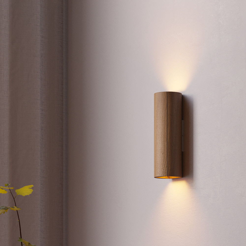 Pillar Wall Light in Detail.