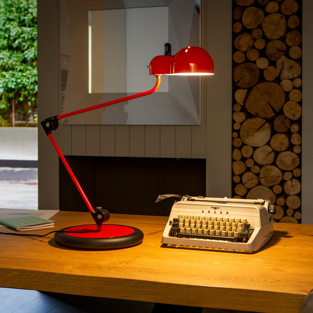 Topo Table Lamp in Detail.