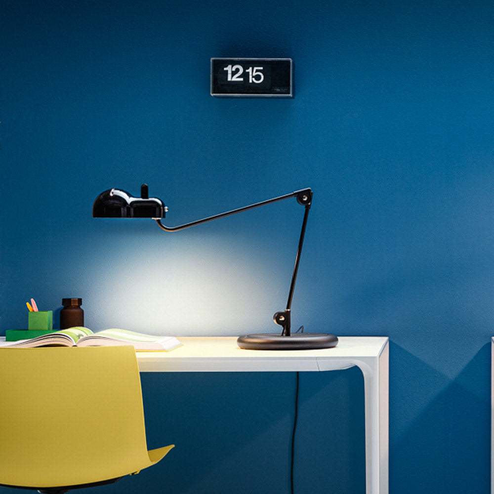 Topo Table Lamp in Detail.
