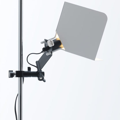 Triedro Floor Lamp in Detail.