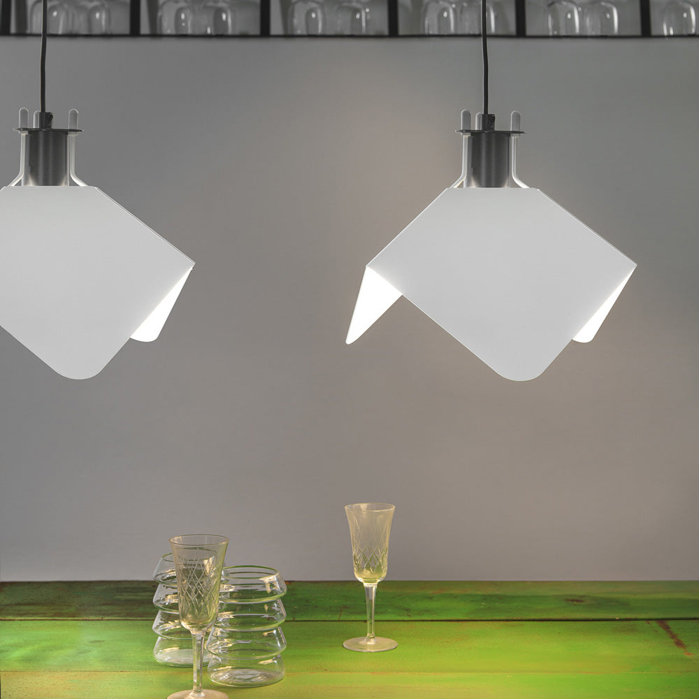 Triedro Pendant Light in Detail.