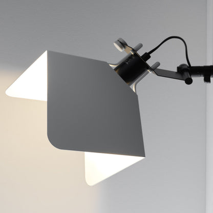 Triedro Table Lamp/Wall Light in Detail.