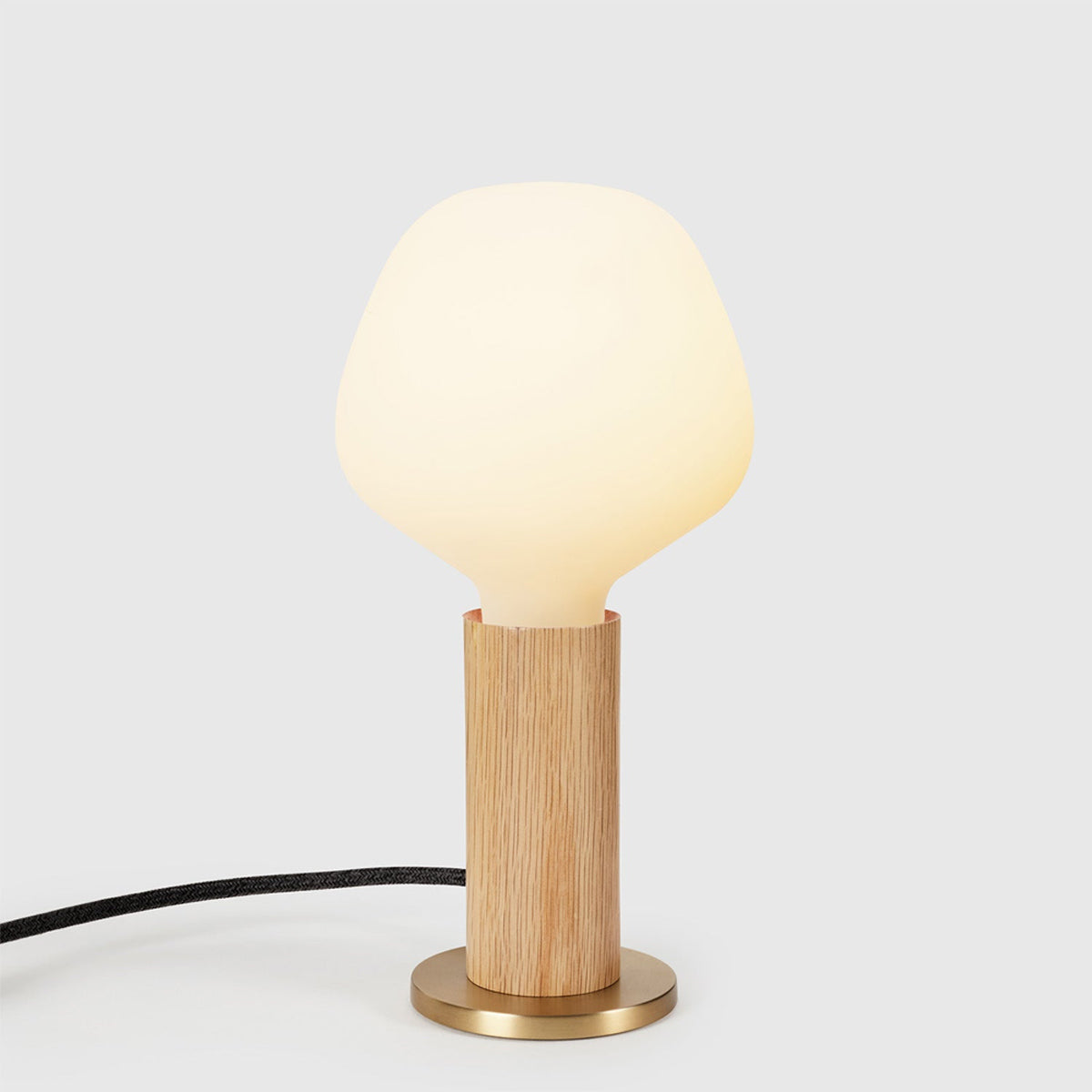 Knuckle Enno Table Lamp in Detail.