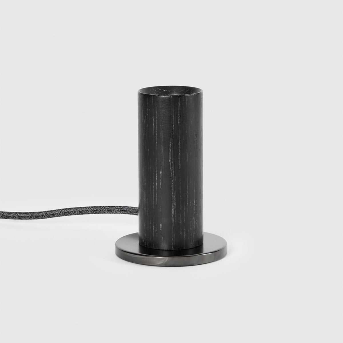 Knuckle Enno Table Lamp in Detail.