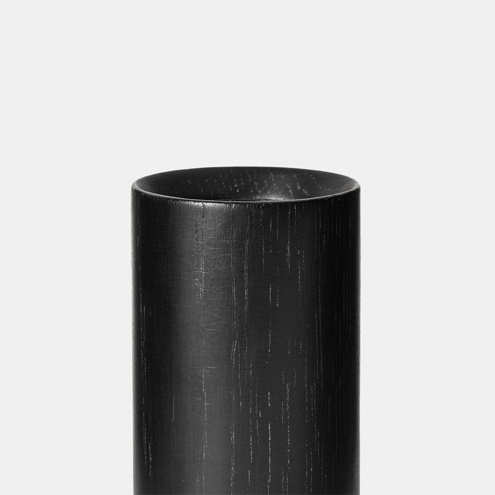 Knuckle Enno Table Lamp in Detail.