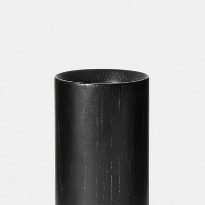 Knuckle Enno Table Lamp in Detail.
