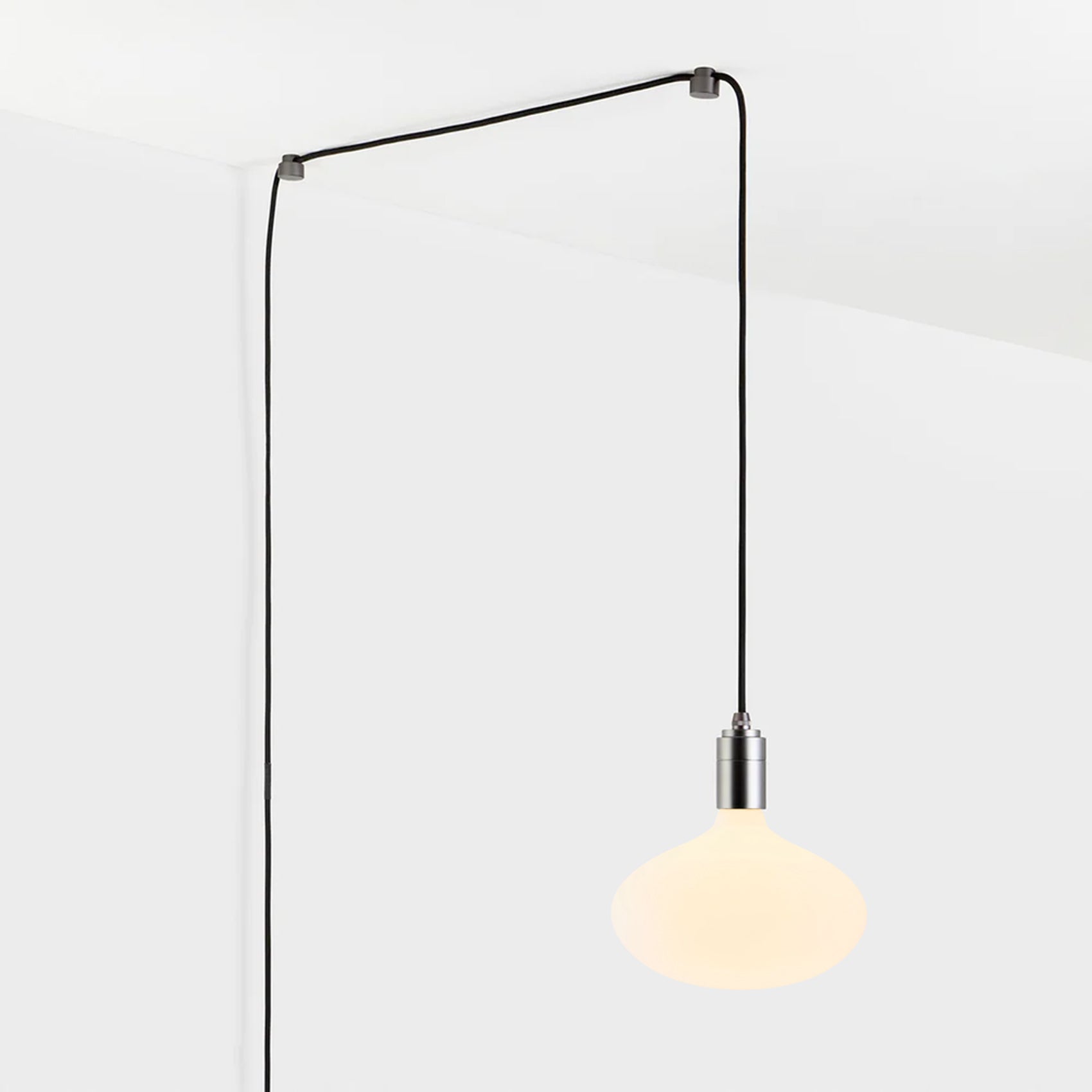 Signature Oval II Plug-in Pendant Light in Detail.