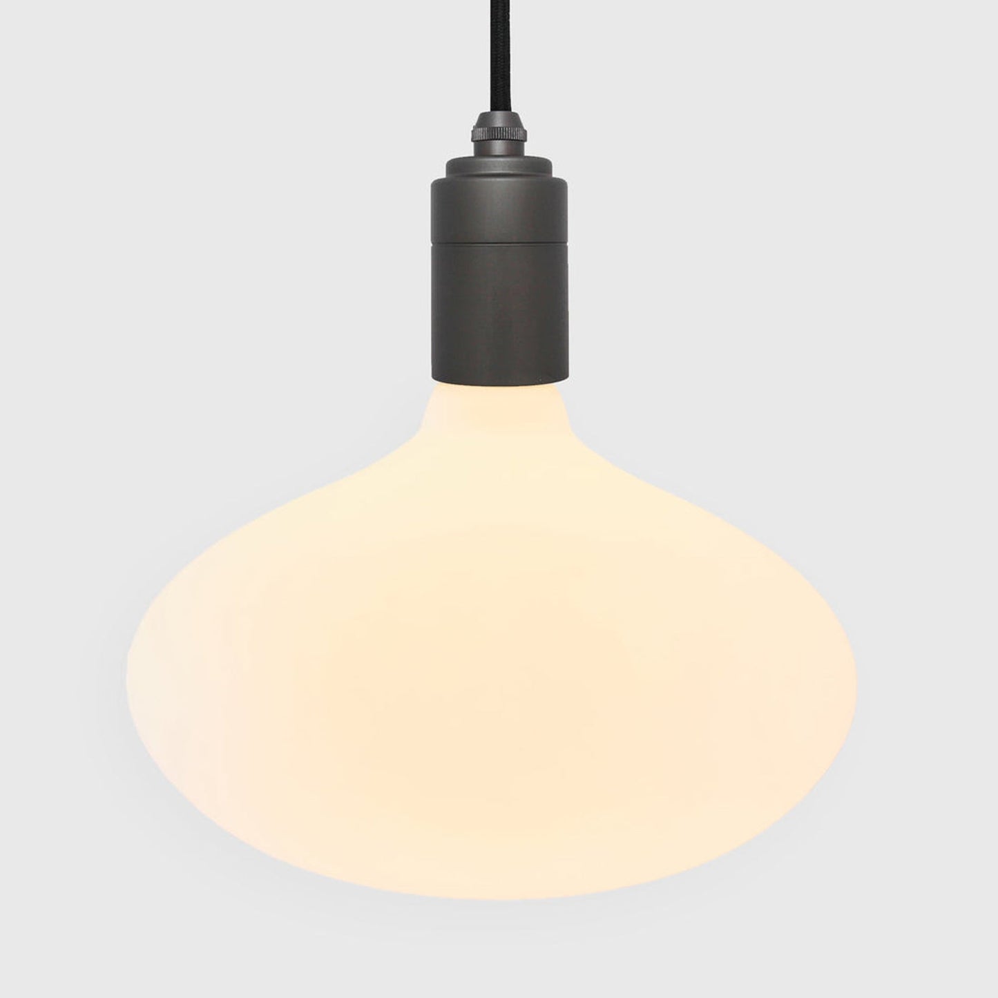 Signature Oval II Plug-in Pendant Light in Detail.