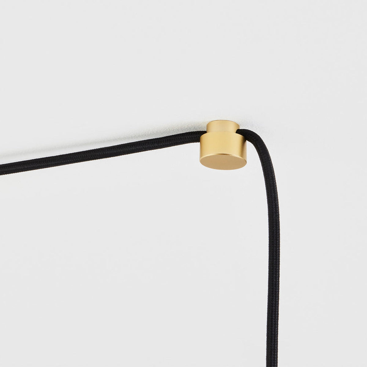 Signature Oval II Plug-in Pendant Light in Detail.