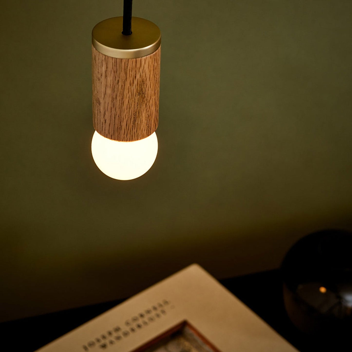 Sphere I G16 Type LED Bulb in Detail.