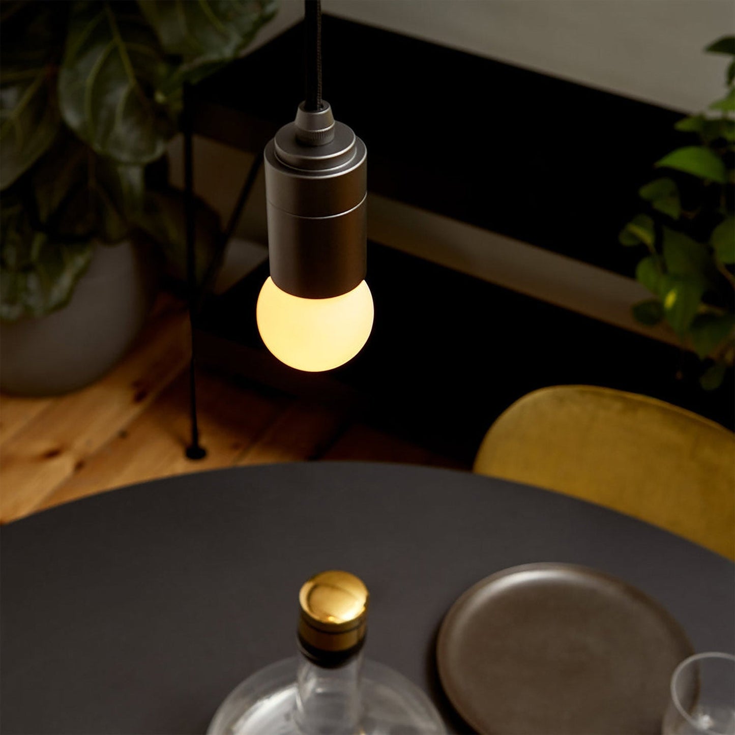 Sphere I G16 Type LED Bulb in living room.