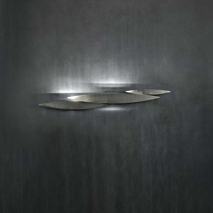 I Lucci Argentati LED Wall Light in Detail.
