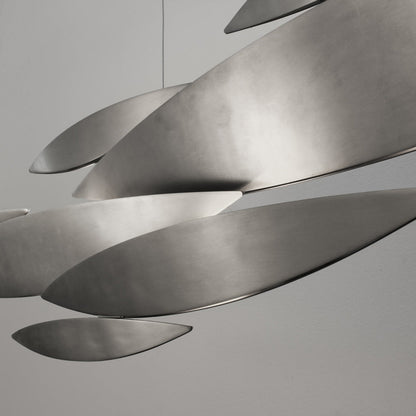 I Lucci Argentati Linear LED Chandelier in Detail.