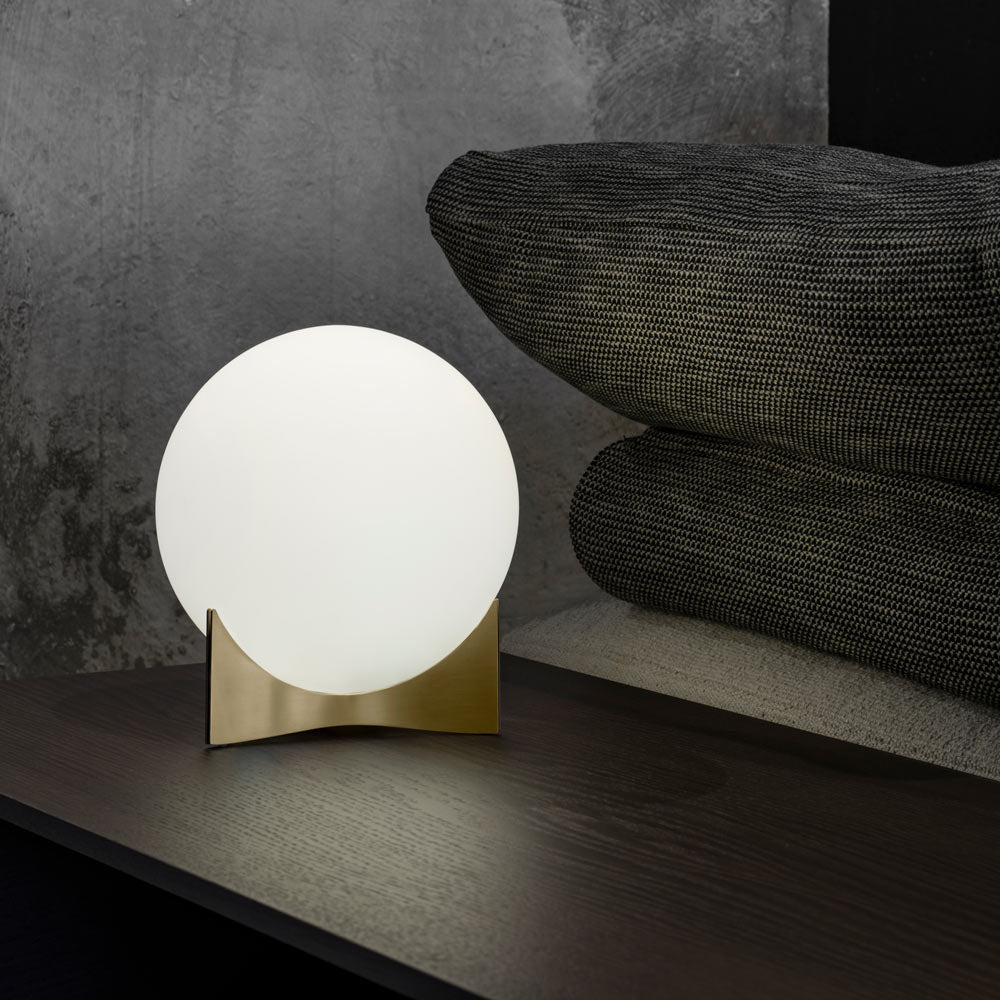 Oscar Table Lamp in living room.