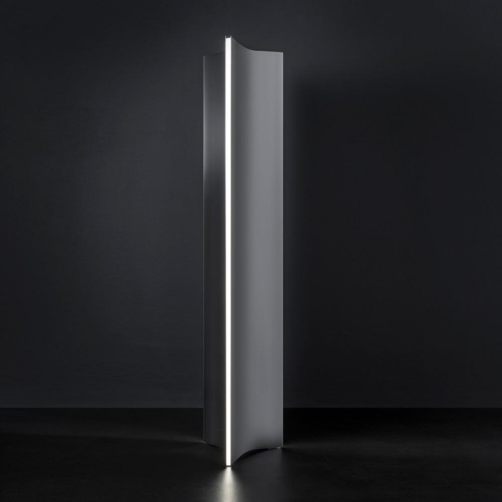Stanley LED Floor Lamp in Detail.