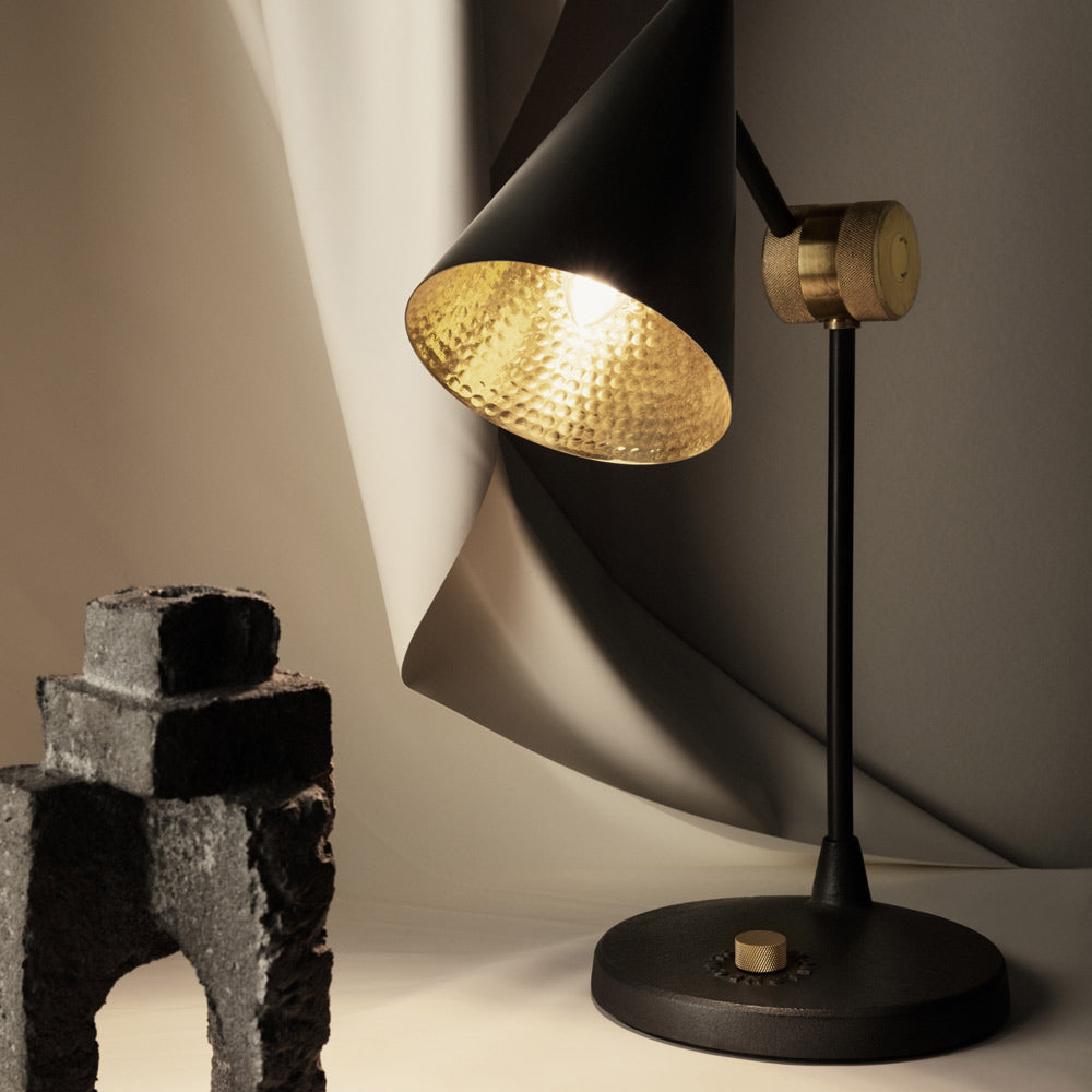 Beat LED Table Lamp in Detail.