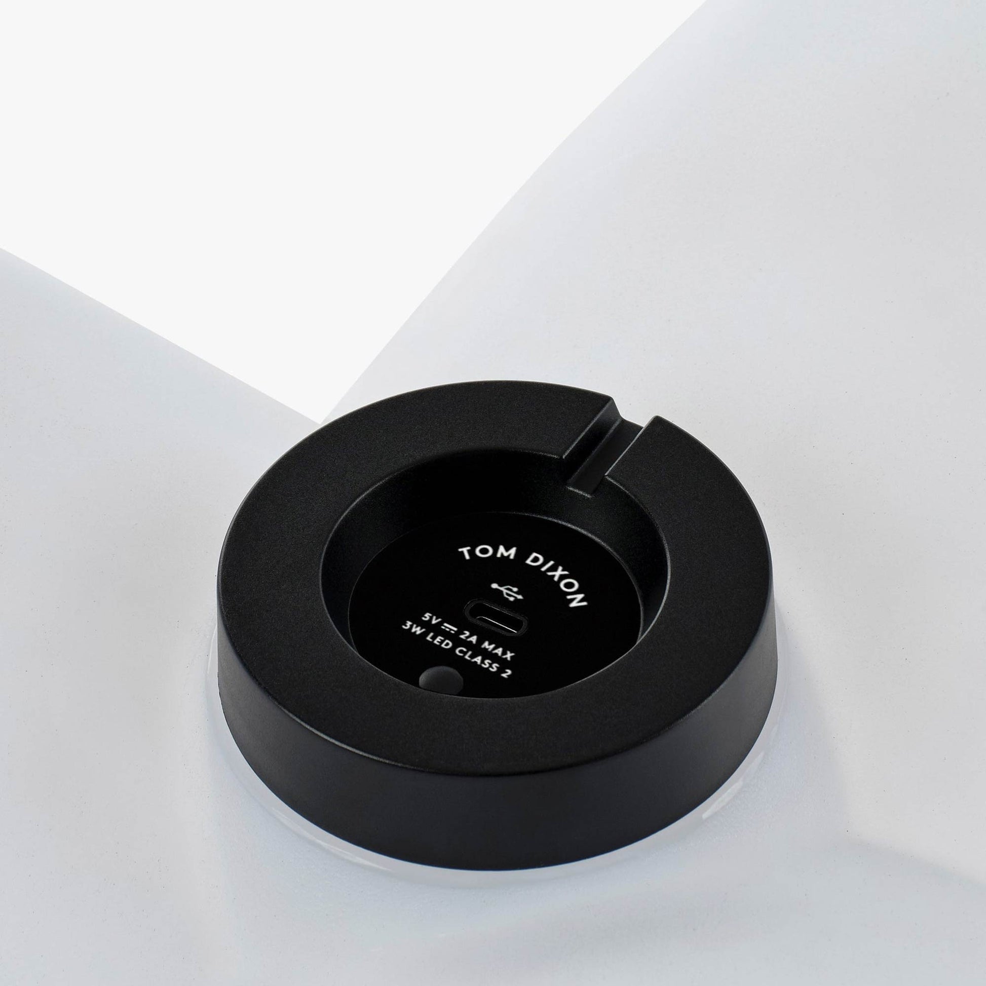 Jack Outdoor LED Rechargeable Table Lamp in Detail.