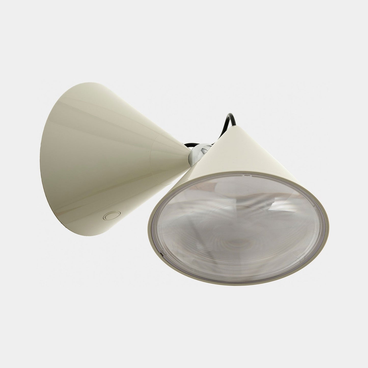 Pose LED Wall Light in Detail.