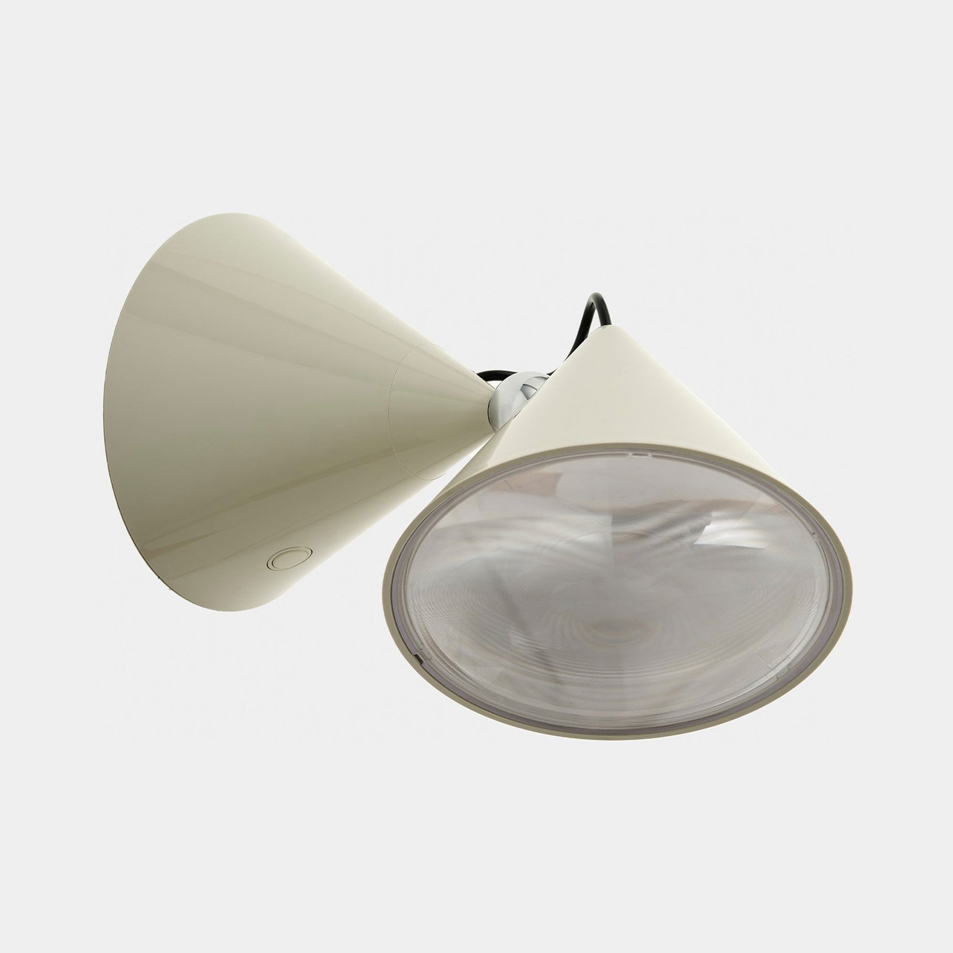 Pose LED Wall Light in Detail.