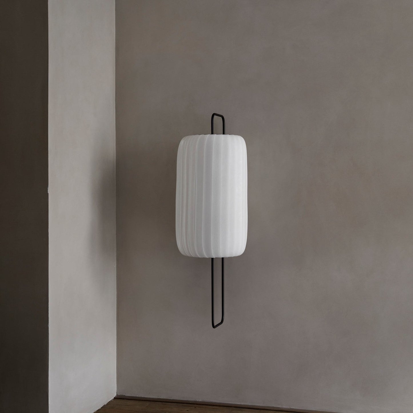 TR37 Wall Light in Detail.