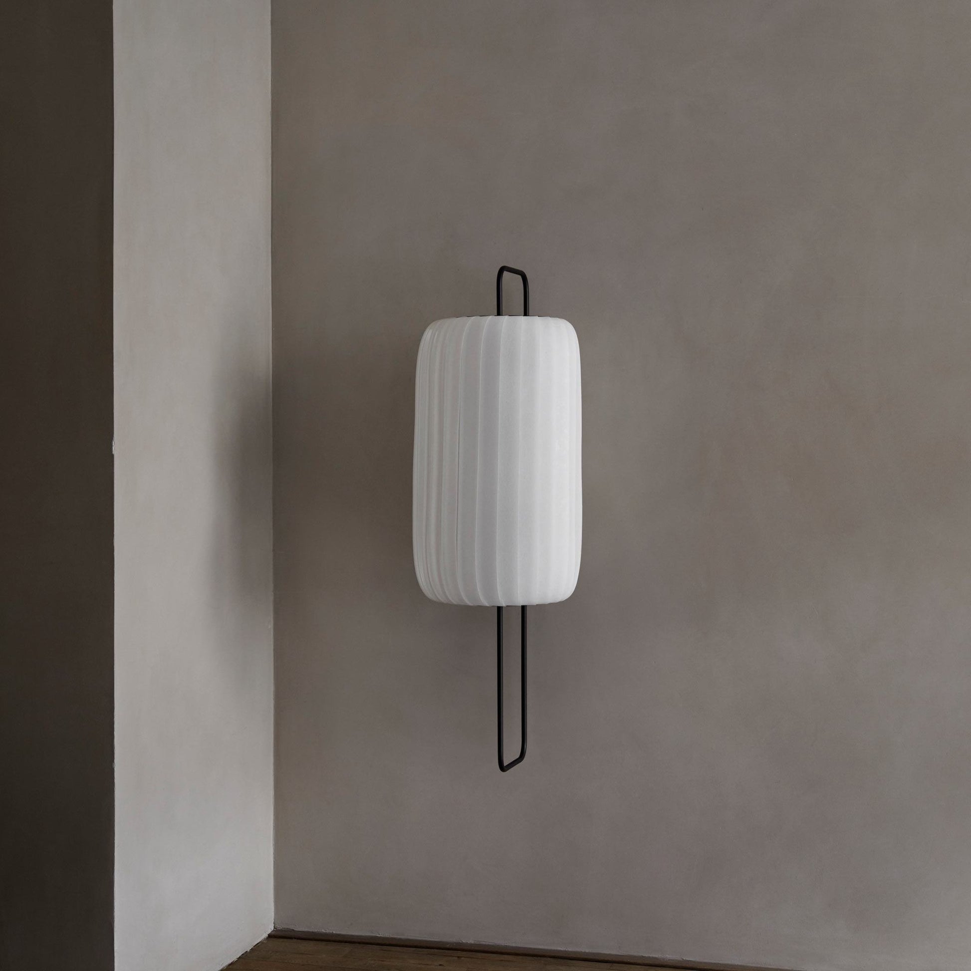 TR37 Wall Light in Detail.