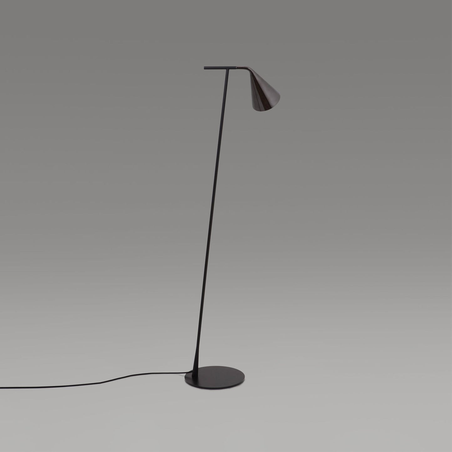 Gordon Floor Lamp in Detail.