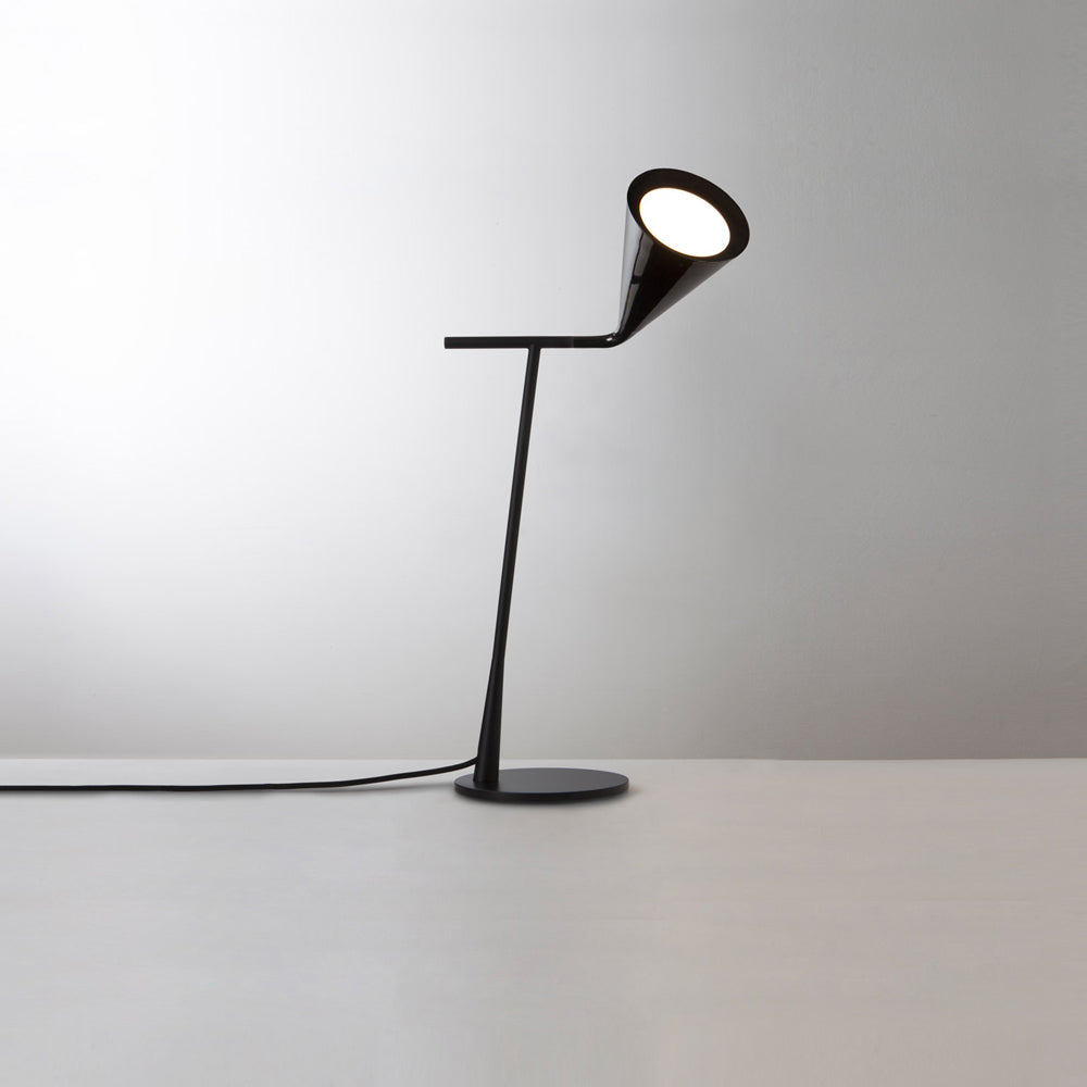 Gordon Table Lamp in Detail.