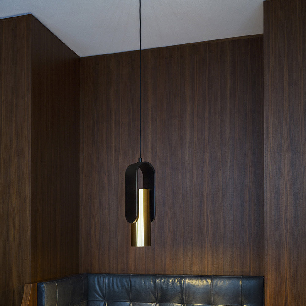 Nastro Orientable Pendant Light in living room.