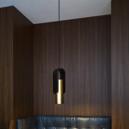 Nastro Orientable Pendant Light in living room.