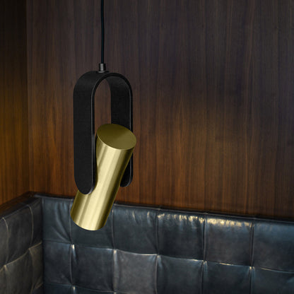 Nastro Orientable Pendant Light in living room.