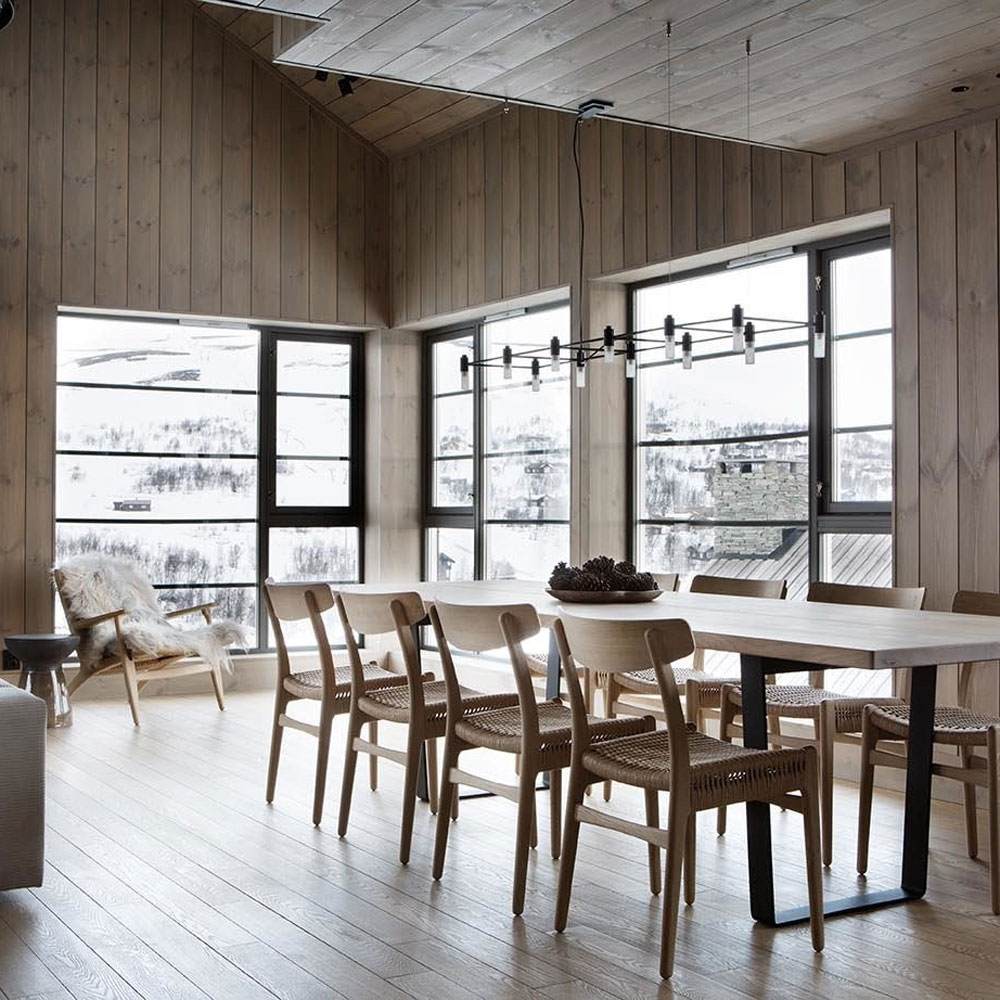 Quadrante Chandelier in dining room.