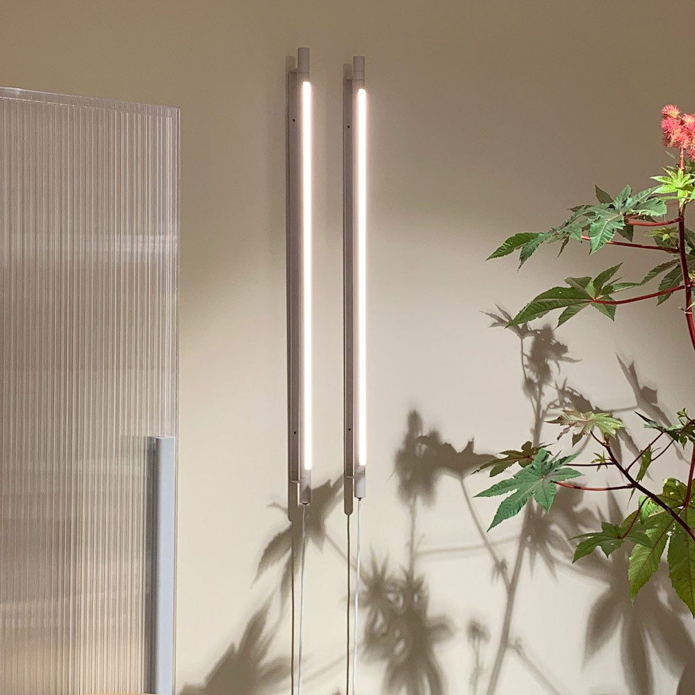 Thula Orientable LED Wall Light in Detail.