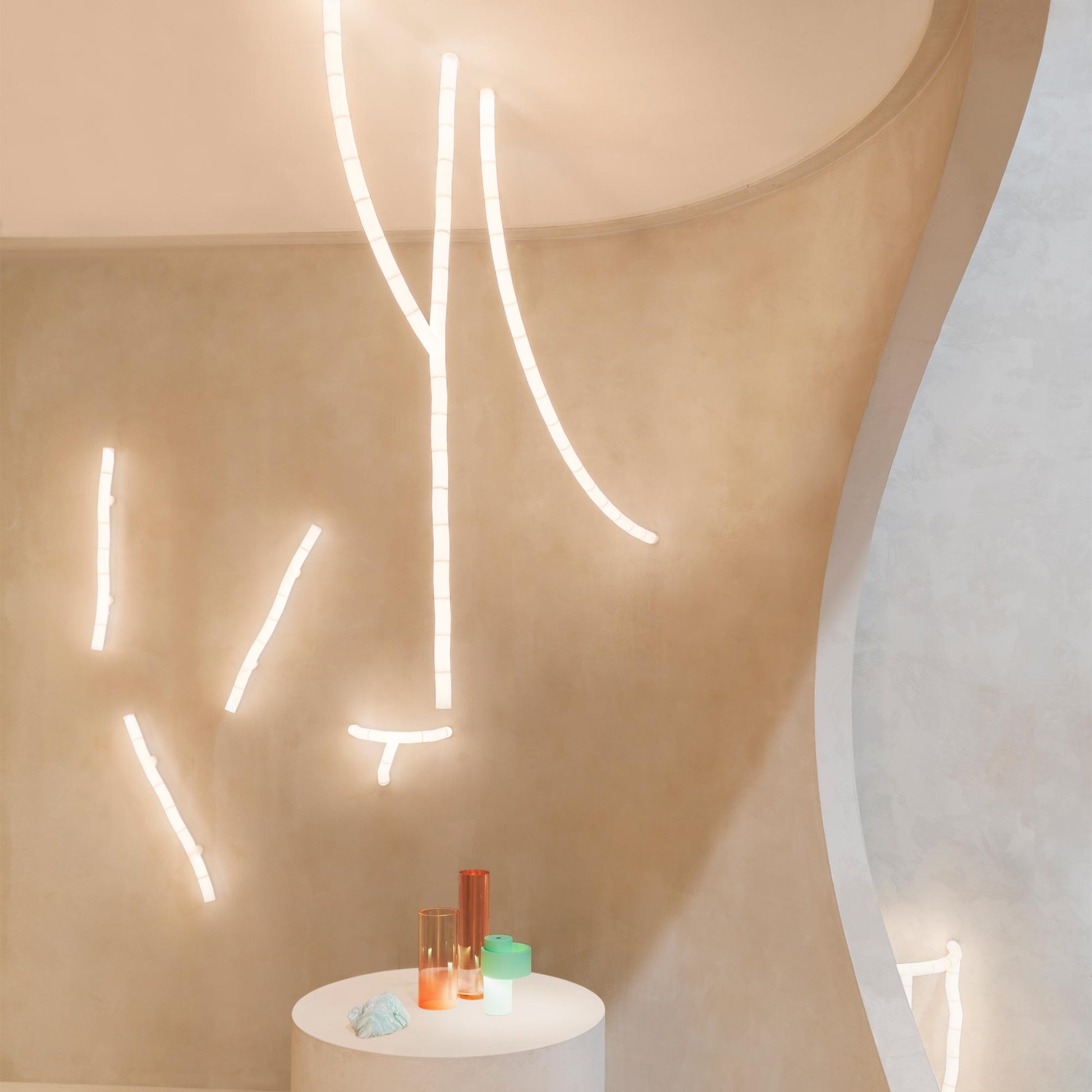 Tratti U566.42 LED Ceiling / Wall Light in living room.