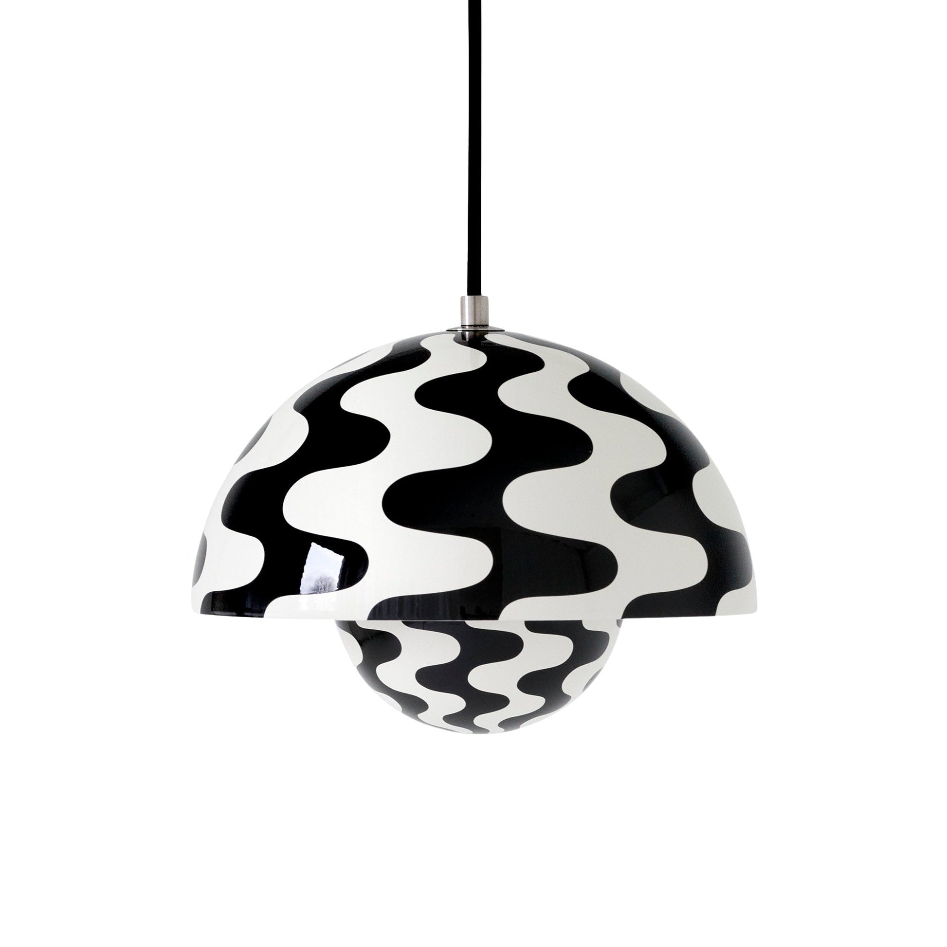 Flowerpot VP Pendant Light in Black/White (9.1-Inch).