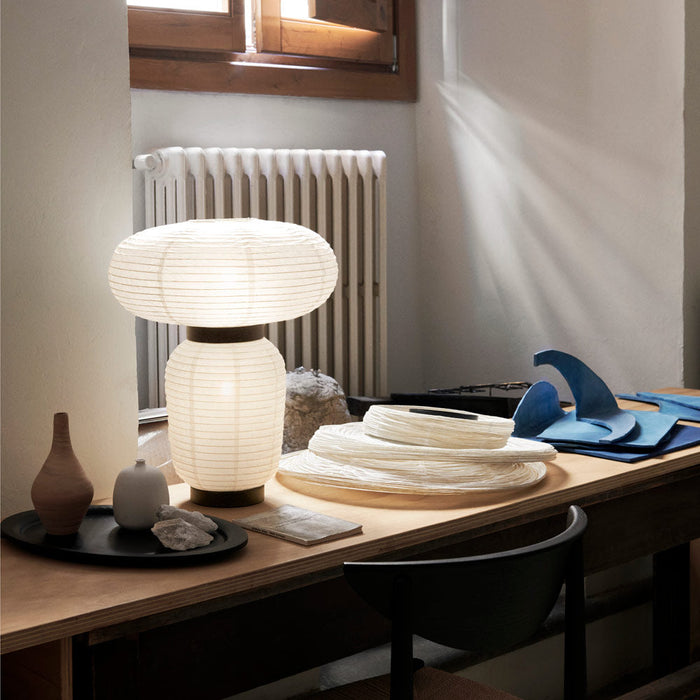 Formakami Table Lamp in Detail.