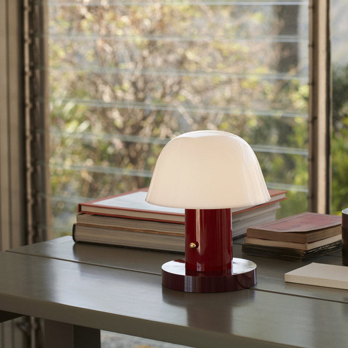 Setago Table Lamp in Detail.