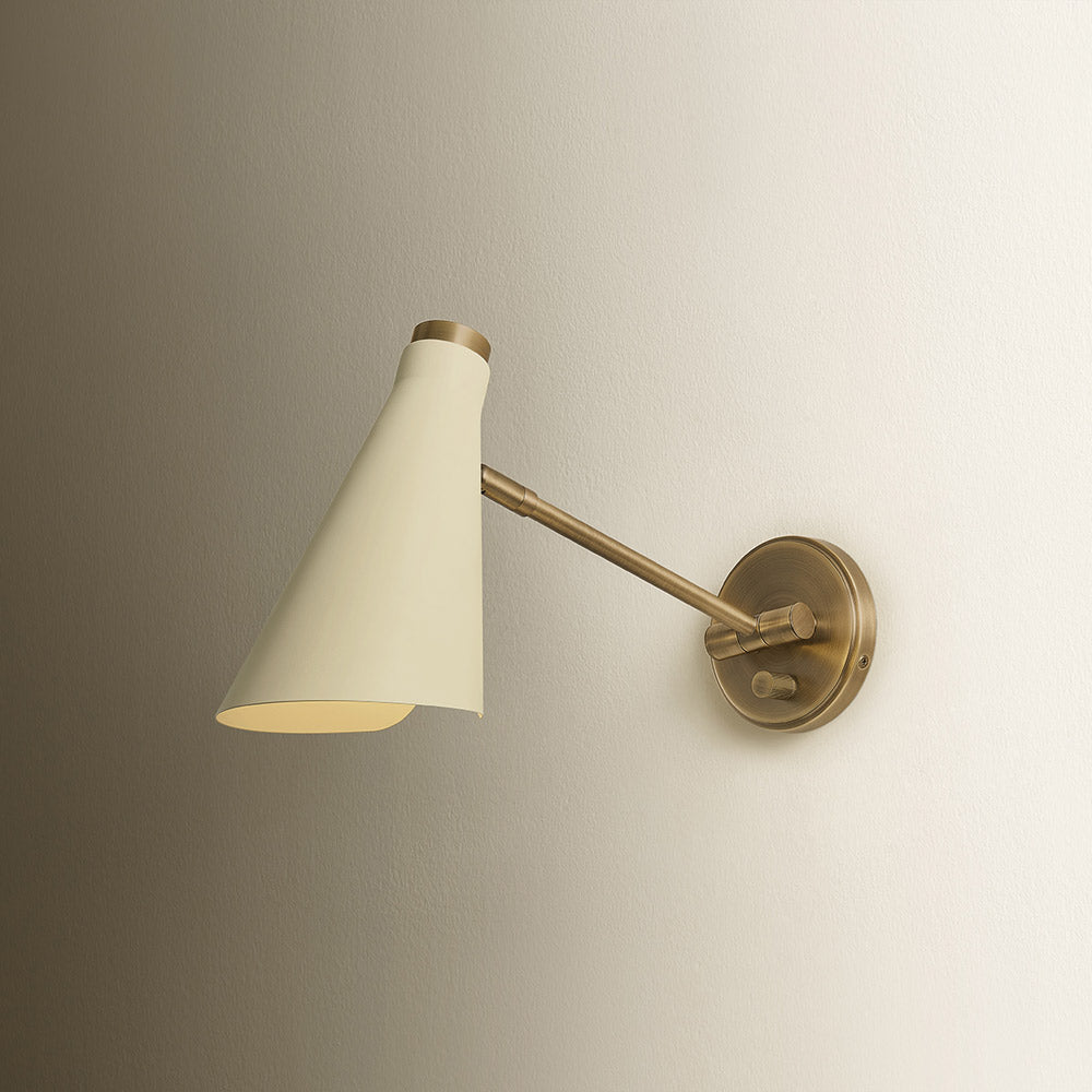 Andersen Single Wall Light in Detail.