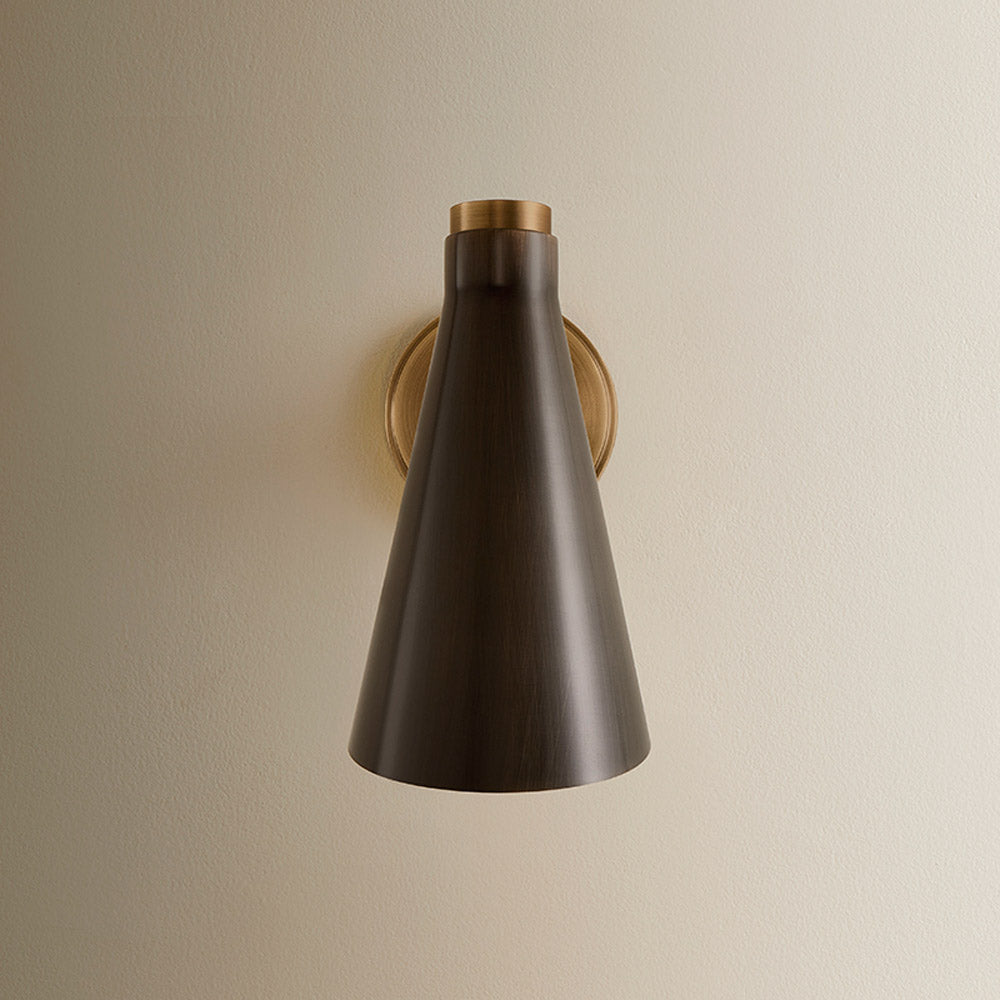 Andersen Single Wall Light in Detail.