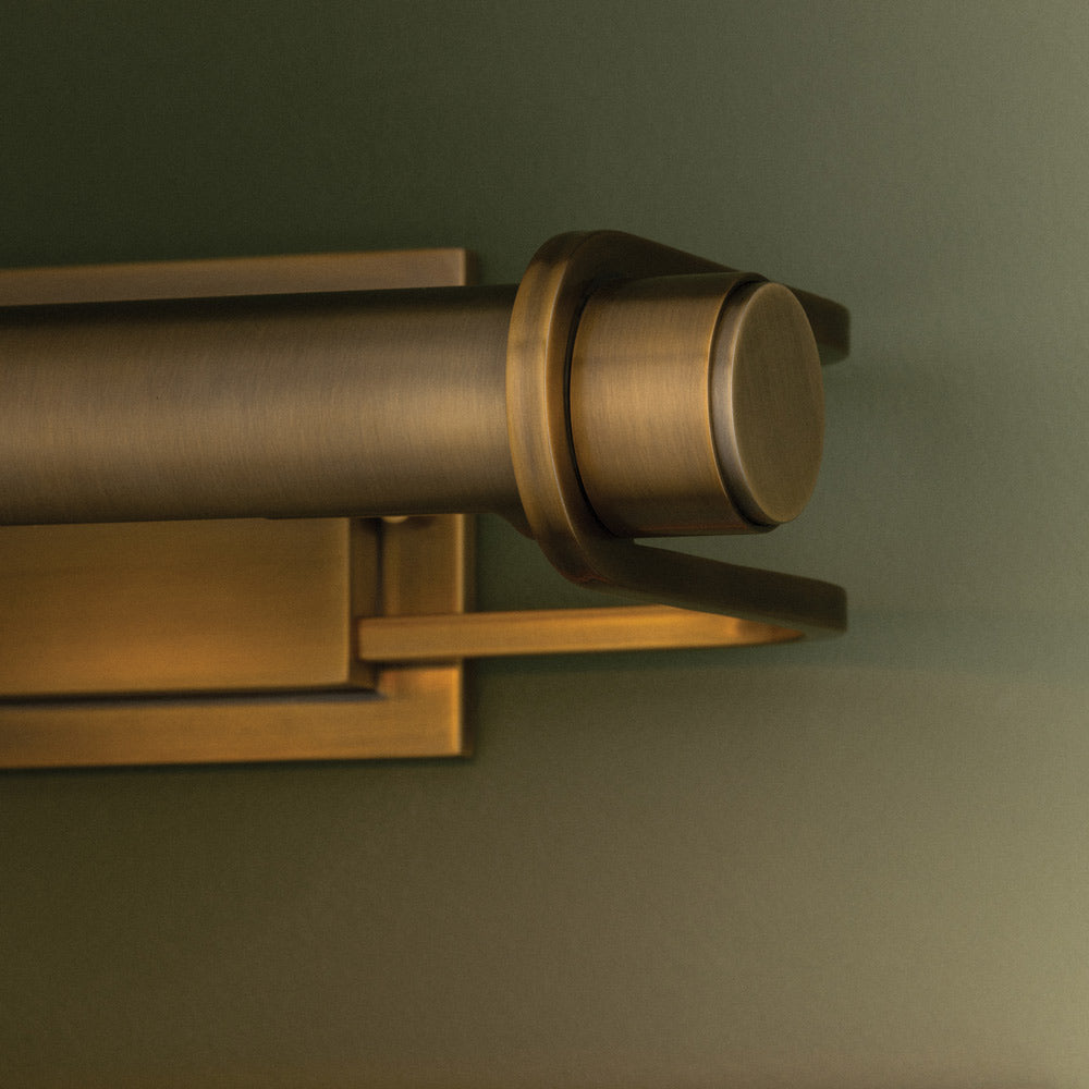 Caspian Picture Light in Detail.