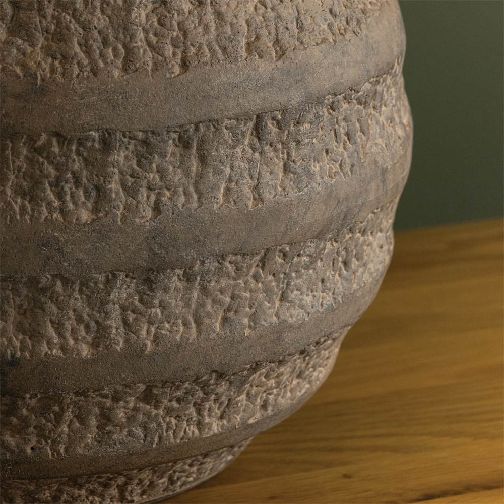 Dorian Table Lamp in Detail.