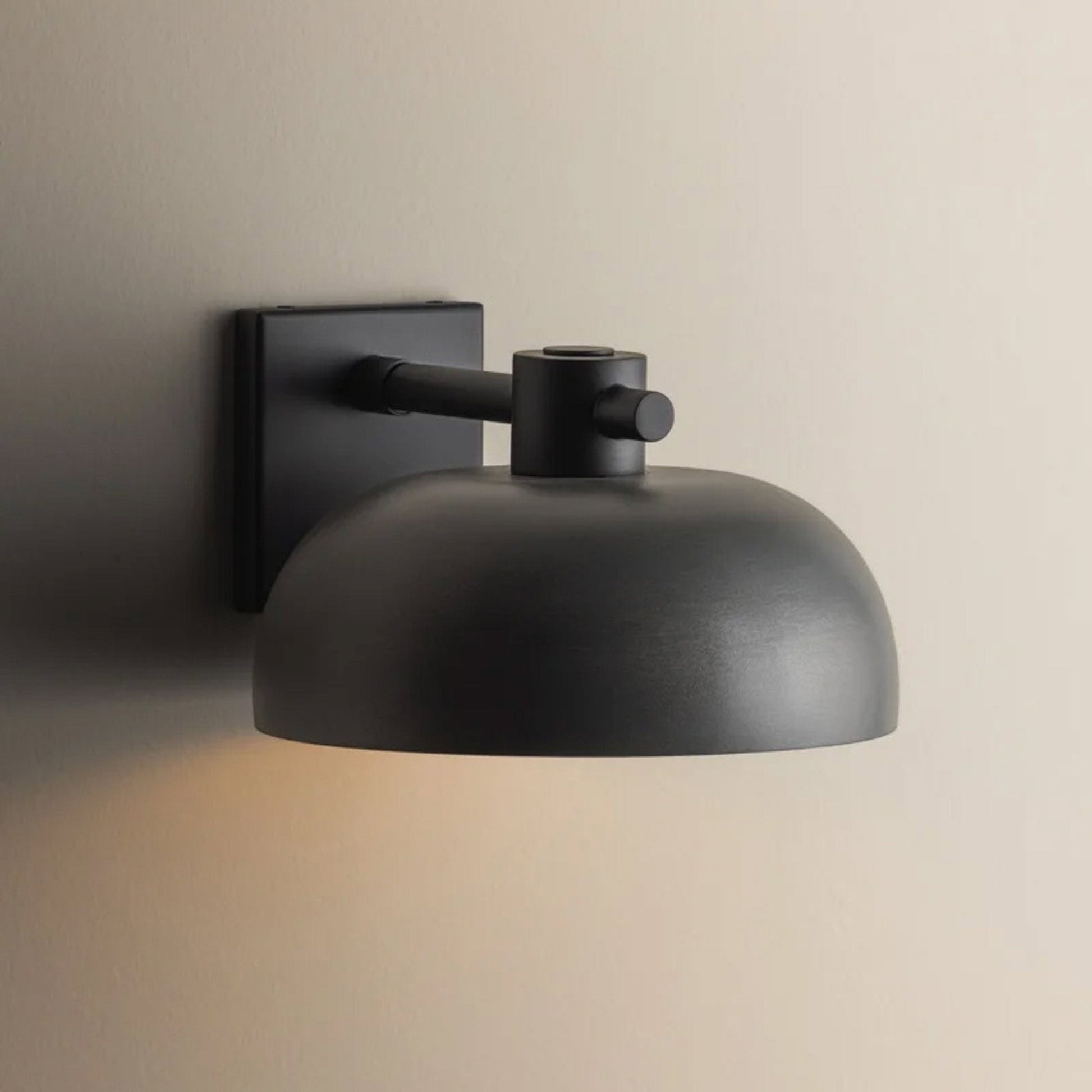 Gomez Wall Light in Detail.