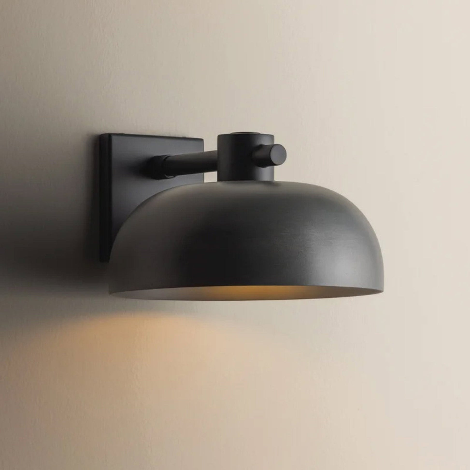 Gomez Wall Light in Detail.