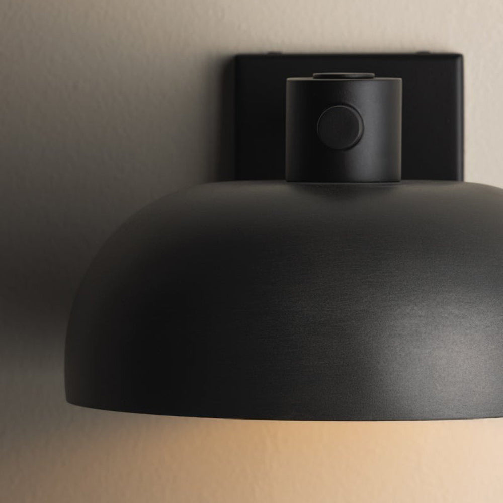 Gomez Wall Light in Detail.