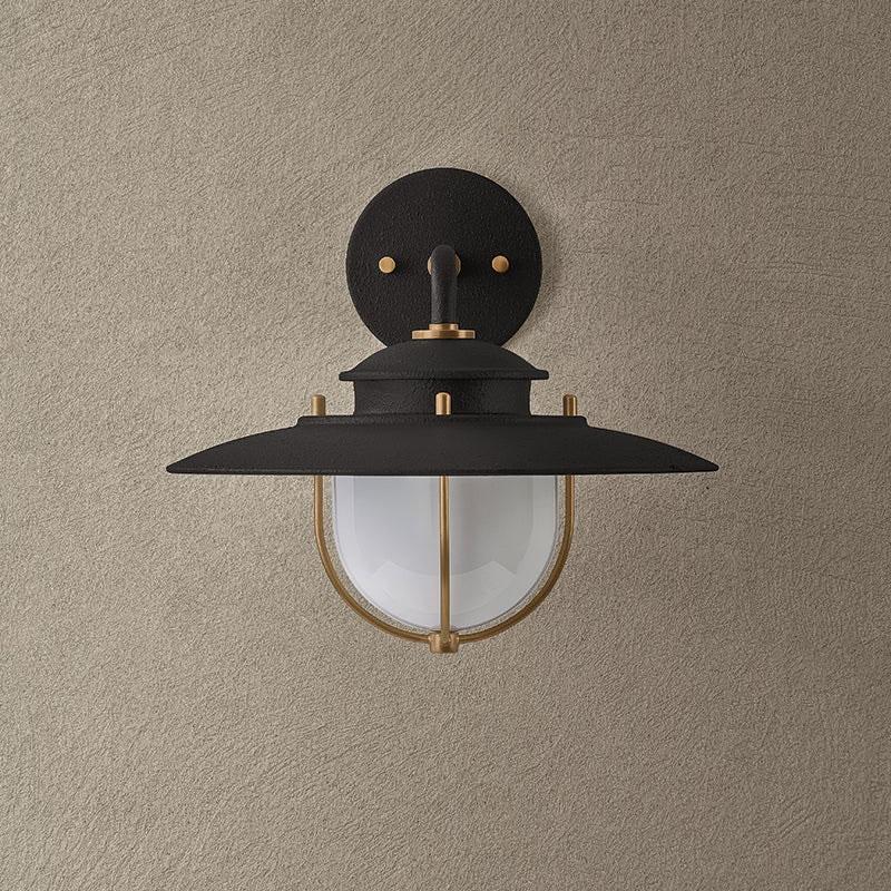 Greentree Outdoor Wall Light in Detail.