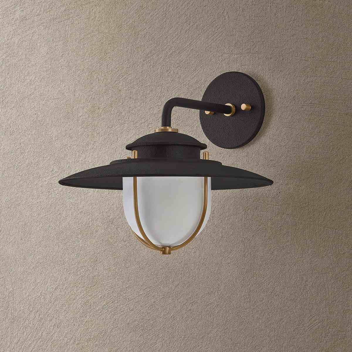 Greentree Outdoor Wall Light in Detail.